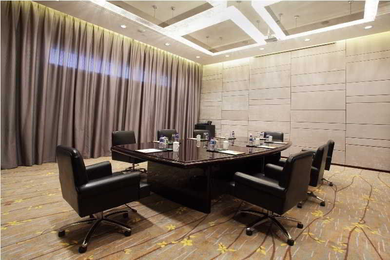 The Qube Hotel Shanghai -Close To Pudong International Airport And Disney Land מראה חיצוני תמונה